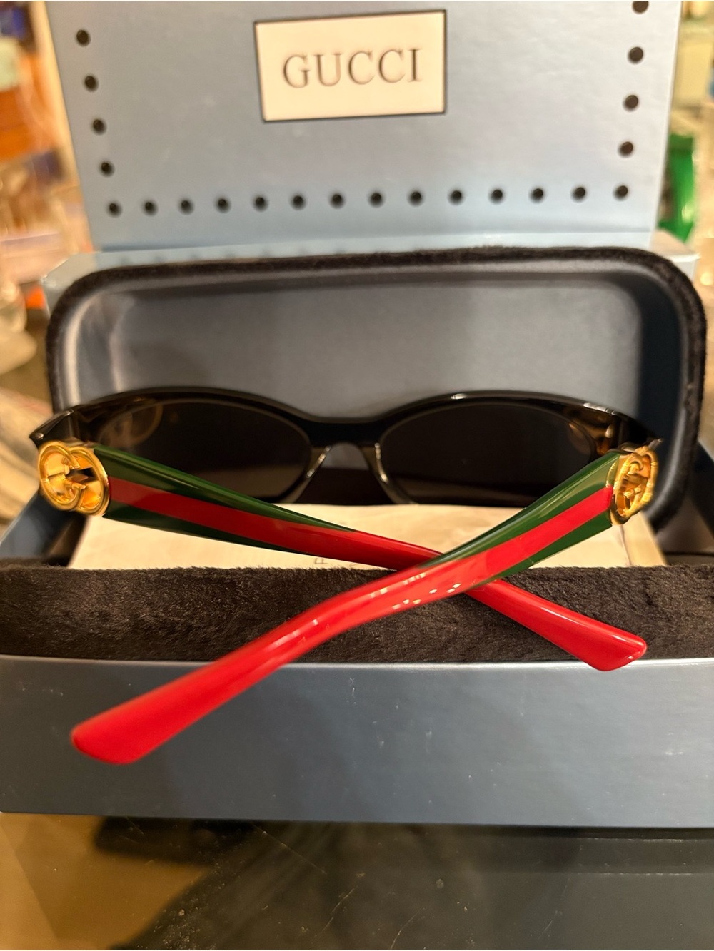 Gucci Black Oval Logo Sunglasses new with packaging - Picture 6 of 13